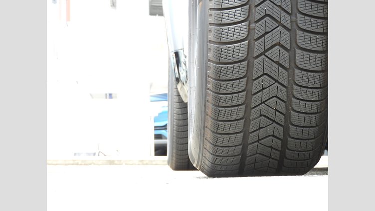 2023 認定中古車 Land Rover Defender 110 アイガーグレイ D300 AWD（AT） X-DYNAMIC SE