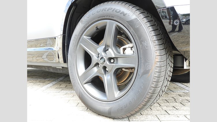 2023 認定中古車 Land Rover Defender 110 アイガーグレイ D300 AWD（AT） X-DYNAMIC SE