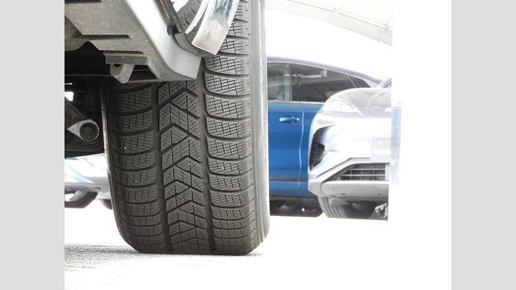 2023 認定中古車 Land Rover Defender 110 アイガーグレイ D300 AWD（AT） X-DYNAMIC SE