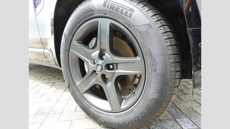 2023 認定中古車 Land Rover Defender 110 アイガーグレイ D300 AWD（AT） X-DYNAMIC SE