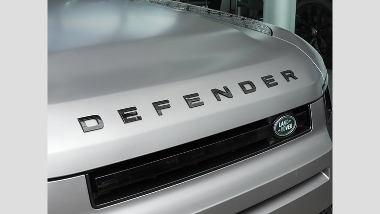 2023 認定中古車 Land Rover Defender 110 アイガーグレイ D300 AWD（AT） X-DYNAMIC SE