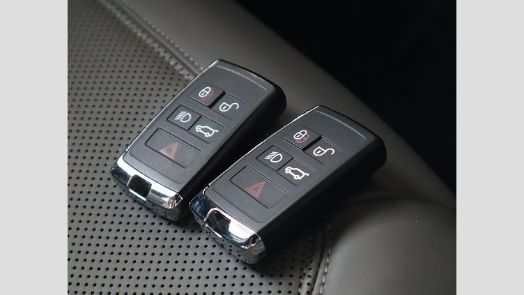 2023 認定中古車 Land Rover Defender 110 アイガーグレイ D300 AWD（AT） X-DYNAMIC SE
