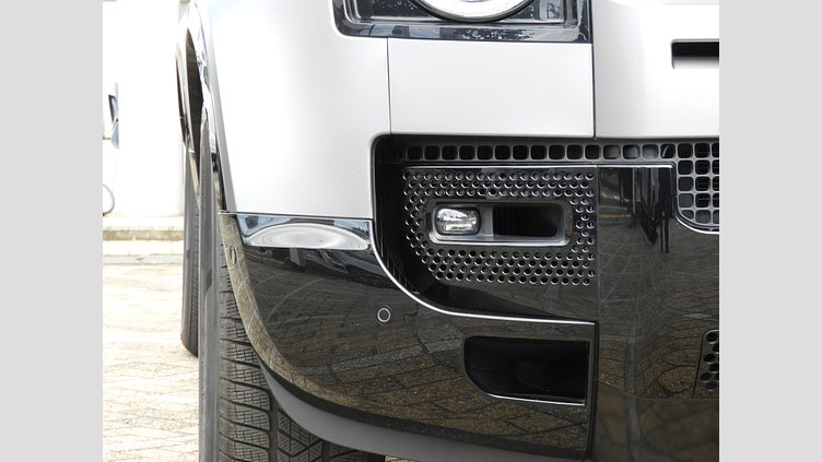 2023 認定中古車 Land Rover Defender 110 アイガーグレイ D300 AWD（AT） X-DYNAMIC SE