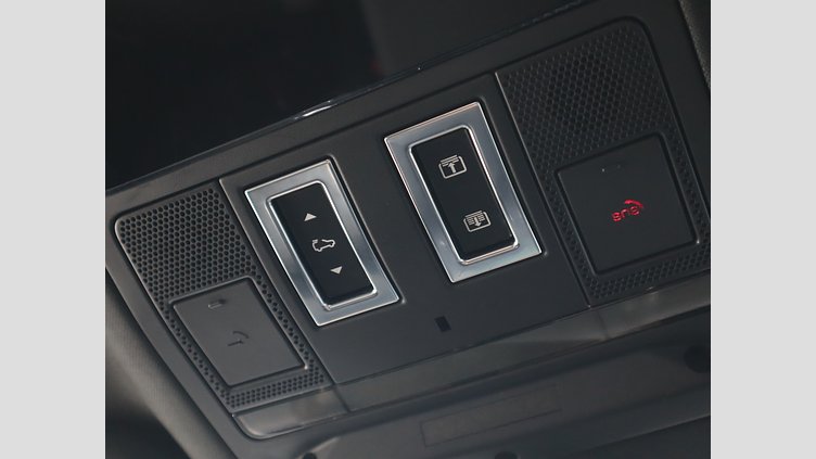 2023 認定中古車 Land Rover Defender 110 アイガーグレイ D300 AWD（AT） X-DYNAMIC SE