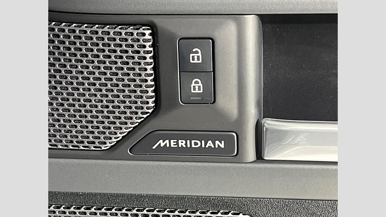 2023 認定中古車 Land Rover Defender 110 サントリーニブラック D300 AWD（AT） X-DYNAMIC HSE