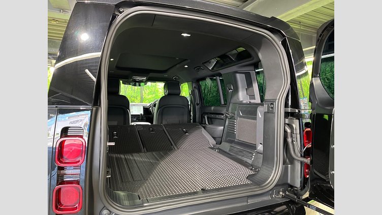 2023 認定中古車 Land Rover Defender 110 サントリーニブラック D300 AWD（AT） X-DYNAMIC HSE
