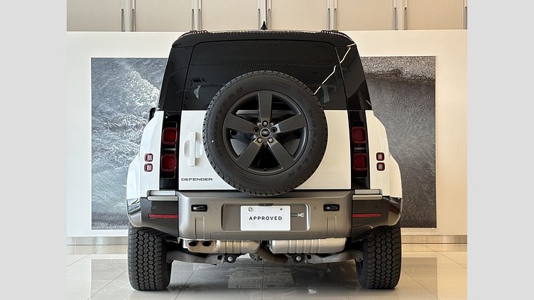 2025 認定中古車 Land Rover Defender 110 Fuji White 3.0 litre i6D​ 標準ホイール Dynamic HSE