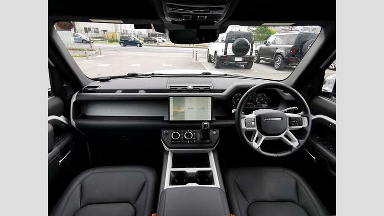 2025 認定中古車 Land Rover Defender 110 Fuji White 3.0 litre i6D​ 標準ホイール Dynamic HSE