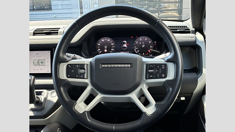 2022 認定中古車 Land Rover Defender 110 サントリーニブラック P300 AWD（AT） XS EDITION