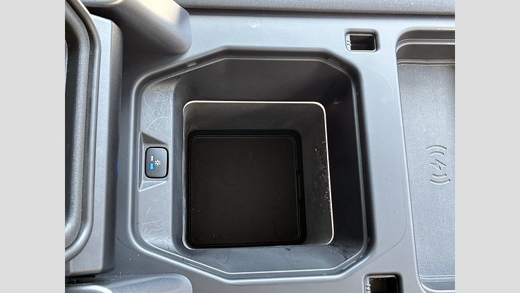 2022 認定中古車 Land Rover Defender 110 サントリーニブラック P300 AWD（AT） XS EDITION