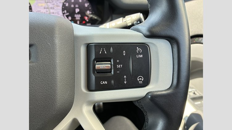 2022 認定中古車 Land Rover Defender 110 サントリーニブラック P300 AWD（AT） XS EDITION