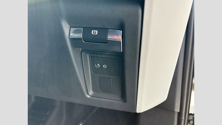 2022 認定中古車 Land Rover Defender 110 サントリーニブラック P300 AWD（AT） XS EDITION