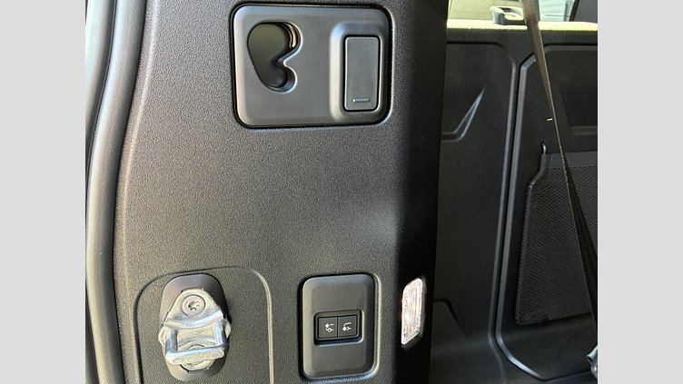 2022 認定中古車 Land Rover Defender 110 サントリーニブラック P300 AWD（AT） XS EDITION