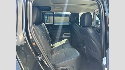 Defender 110 4