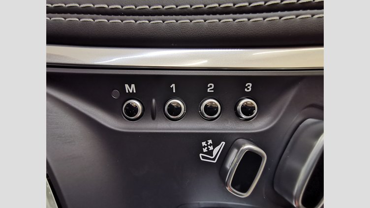 2022 認定中古車 Jaguar F-Type フィレンツェレッド P450 オートマチック 全輪駆動 F-TYPEクーペ R-DYNAMIC BLACK