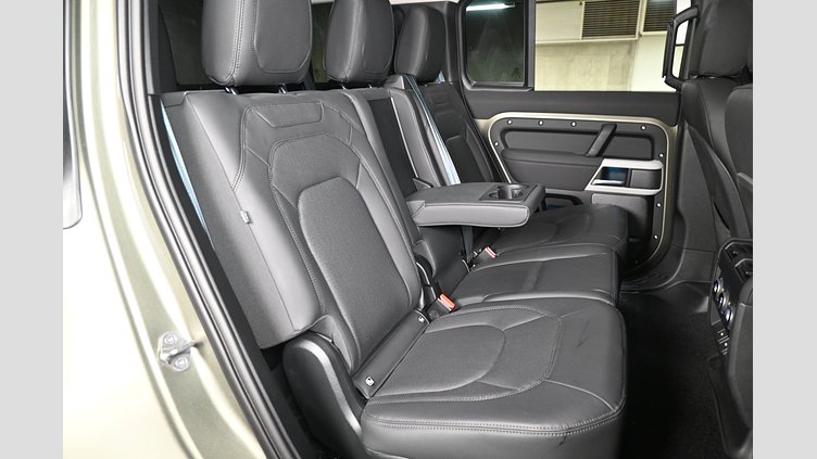 2023 認定中古車 Land Rover Defender 110 パンゲアグリーン P300 AWD（AT） SE