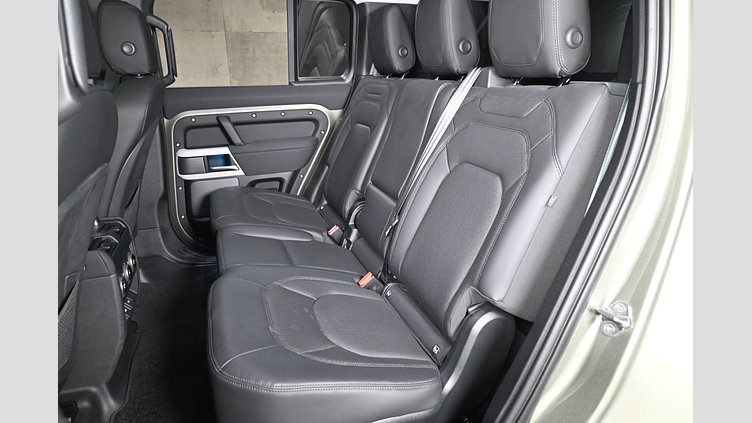 2023 認定中古車 Land Rover Defender 110 パンゲアグリーン P300 AWD（AT） SE