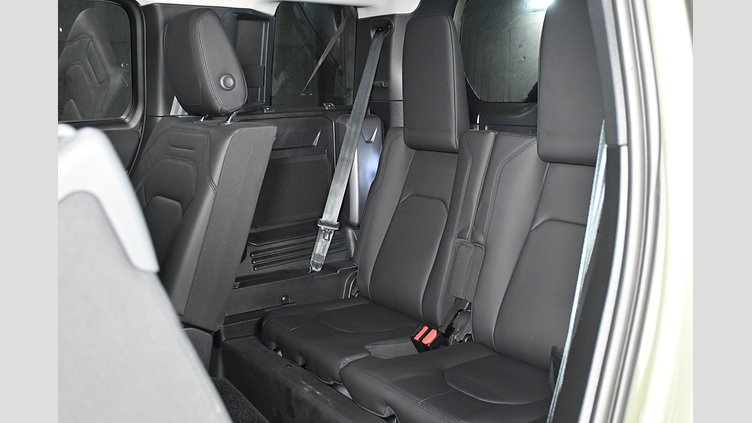 2023 認定中古車 Land Rover Defender 110 パンゲアグリーン P300 AWD（AT） SE