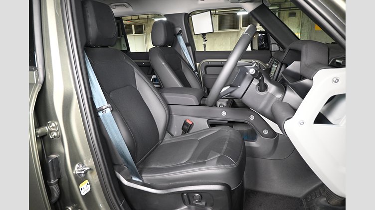 2023 認定中古車 Land Rover Defender 110 パンゲアグリーン P300 AWD（AT） SE