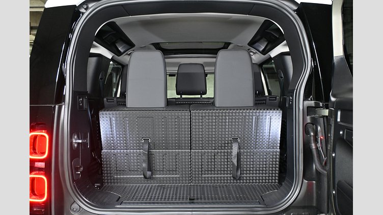 2023 認定中古車 Land Rover Defender 110 パンゲアグリーン P300 AWD（AT） SE