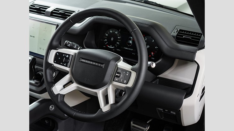 2025 認定中古車 Land Rover Defender 110 サントリーニブラック D350 ディーゼルマイルドハイブリッド X-Dynamic HSE