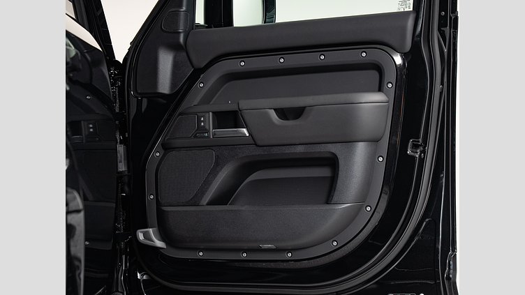 2025 認定中古車 Land Rover Defender 110 サントリーニブラック D350 ディーゼルマイルドハイブリッド X-Dynamic HSE
