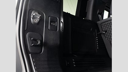 Defender 110 56