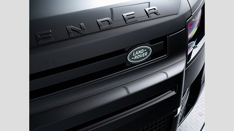 2025 認定中古車 Land Rover Defender 110 サントリーニブラック D350 ディーゼルマイルドハイブリッド X-Dynamic HSE
