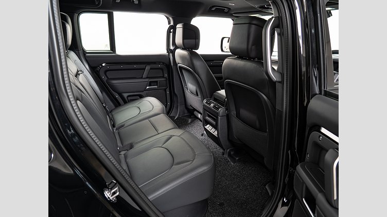 2025 認定中古車 Land Rover Defender 110 サントリーニブラック D350 ディーゼルマイルドハイブリッド X-Dynamic HSE