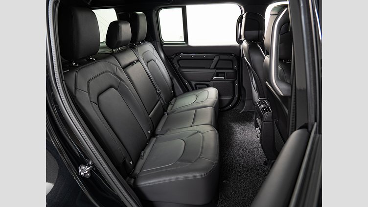2025 認定中古車 Land Rover Defender 110 サントリーニブラック D350 ディーゼルマイルドハイブリッド X-Dynamic HSE