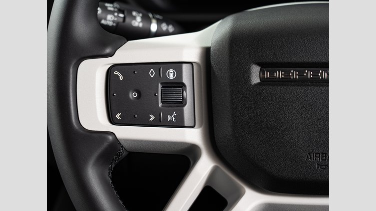 2025 認定中古車 Land Rover Defender 110 サントリーニブラック D350 ディーゼルマイルドハイブリッド X-Dynamic HSE