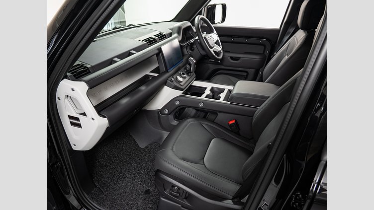2025 認定中古車 Land Rover Defender 110 サントリーニブラック D350 ディーゼルマイルドハイブリッド X-Dynamic HSE