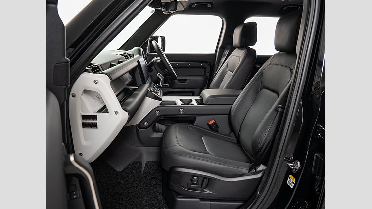 2025 認定中古車 Land Rover Defender 110 サントリーニブラック D350 ディーゼルマイルドハイブリッド X-Dynamic HSE