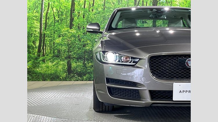 2018 認定中古車 Jaguar XE Silicon Silver 2WD プレステージ