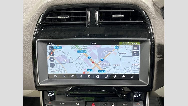 2018 認定中古車 Jaguar XE Silicon Silver 2WD プレステージ