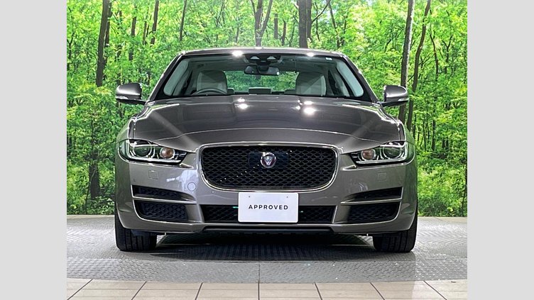 2018 認定中古車 Jaguar XE Silicon Silver 2WD プレステージ