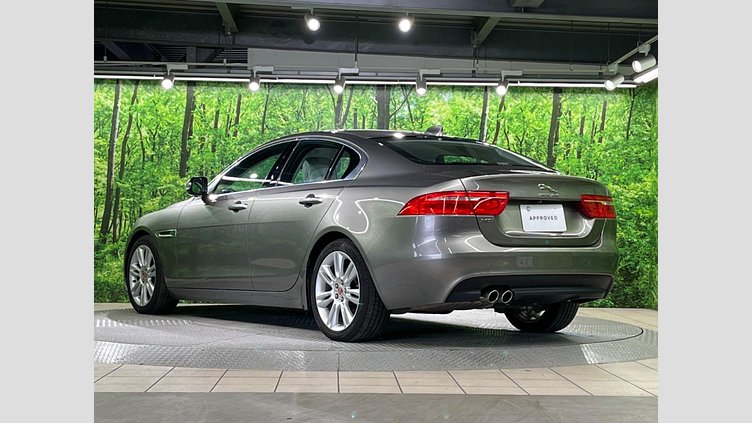 2018 認定中古車 Jaguar XE Silicon Silver 2WD プレステージ