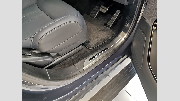 2023 認定中古車 Land Rover Range Rover Sport ヴァレジネブルー 3.0リッター6気筒300PSターボチャージドディーゼルMHEV（オートマチック） AUTOBIOGRAPHY