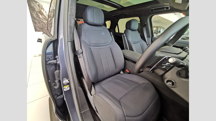 2023 認定中古車 Land Rover Range Rover Sport ヴァレジネブルー 3.0リッター6気筒300PSターボチャージドディーゼルMHEV（オートマチック） AUTOBIOGRAPHY