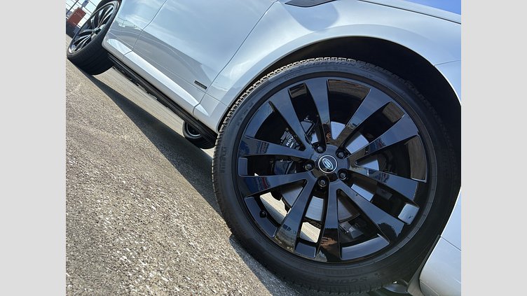 2025 認定中古車 Land Rover Range Rover Sport オストゥーニパールホワイト D300マイルドハイブリッド スタンダードホイールベース Autobiography