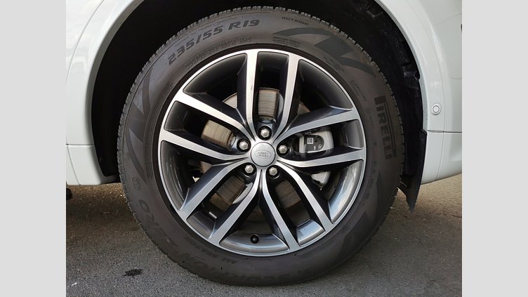 2025 認定中古車 Land Rover Discovery Sport フジホワイト プラグインハイブリッド（ガソリン） 標準ホイール S