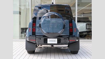 Defender 110 17