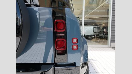 Defender 110 21