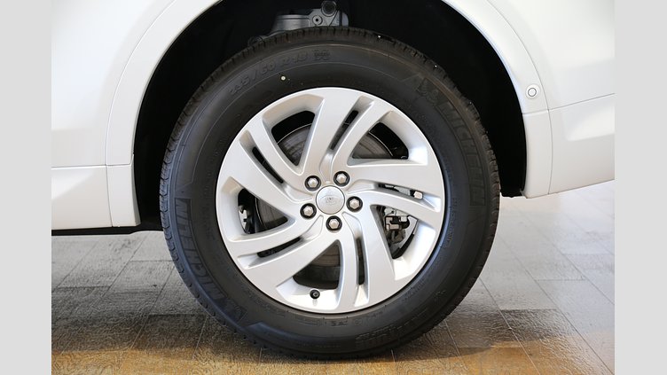 2025 認定中古車 Land Rover Discovery Sport フジホワイト P250（ガソリン） S