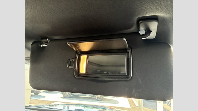 2023 認定中古車 Land Rover Defender 110 サントリーニブラック D300 AWD（AT） X