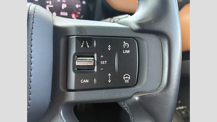 2023 認定中古車 Land Rover Defender 110 サントリーニブラック D300 AWD（AT） X