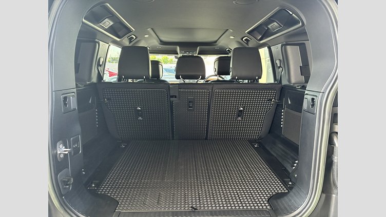 2023 認定中古車 Land Rover Defender 110 サントリーニブラック D300 AWD（AT） X