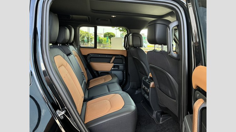 2023 認定中古車 Land Rover Defender 110 サントリーニブラック D300 AWD（AT） X