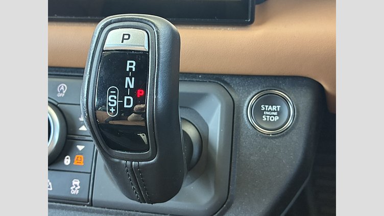 2023 認定中古車 Land Rover Defender 110 サントリーニブラック D300 AWD（AT） X