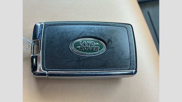 2023 認定中古車 Land Rover Defender 110 サントリーニブラック D300 AWD（AT） X
